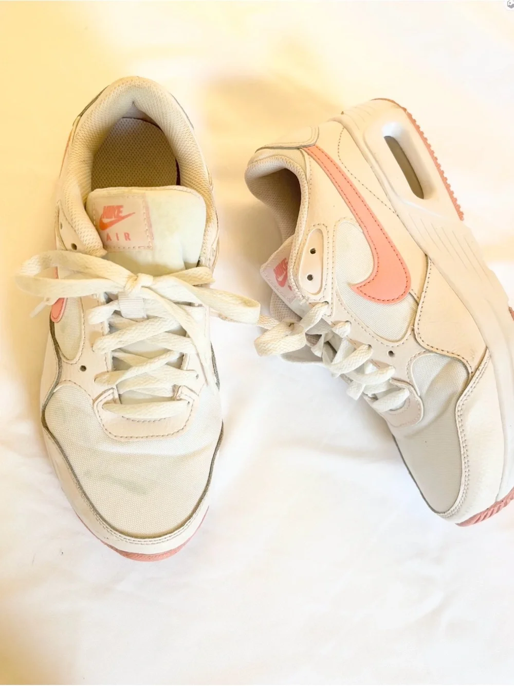 Nike Air Women's Pink & white Casual Sneakers size 6.5